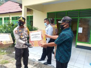 Kapolres Loteng Turut Bantu korban Banjir Kecamatan HU’U Kabupaten Dompu