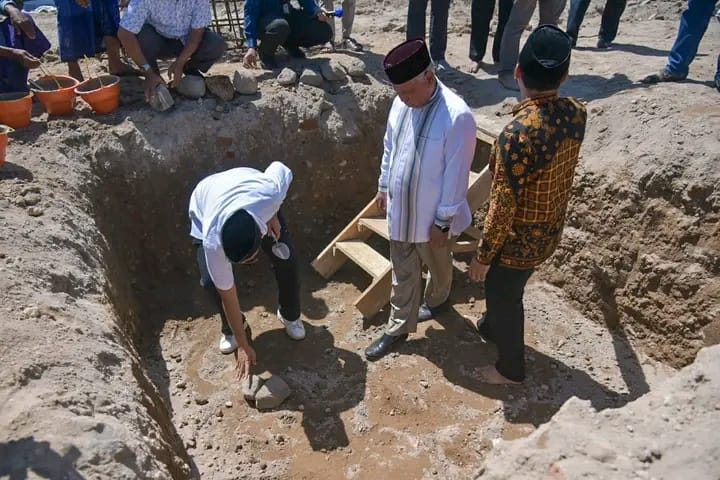 Gubernur NTB Hadiri Peletakan Batu Pertama  Masjid Nurul Yaqin